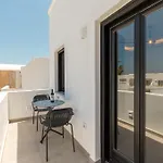 Nostos شقة Kamári