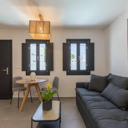 Nostos Apartment *