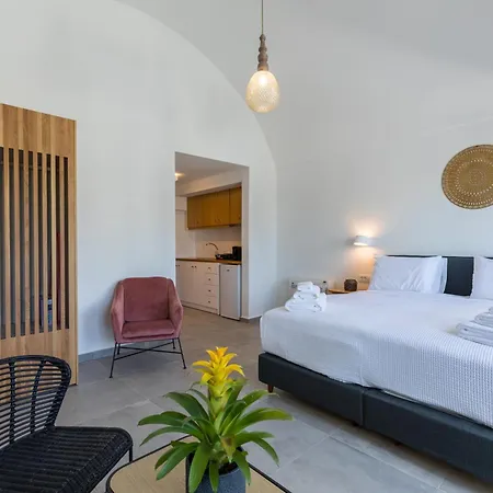 Nostos Kamari (Santorini)