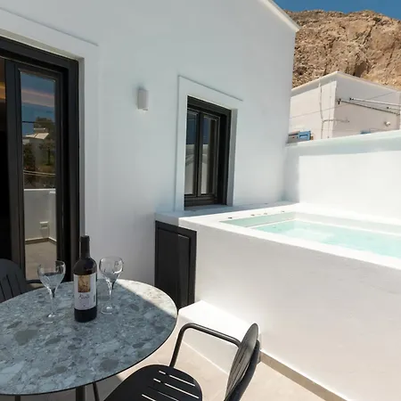Nostos * Kamari (Santorini)