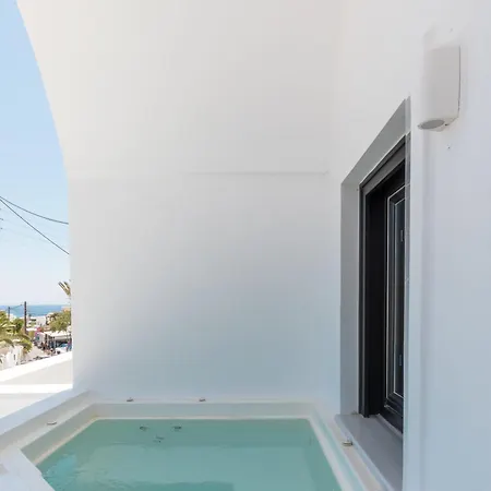 Nostos Kamari (Santorini)