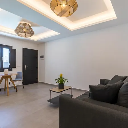 Nostos Kamari (Santorini)