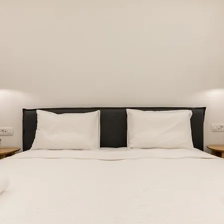 Nostos Apartment *